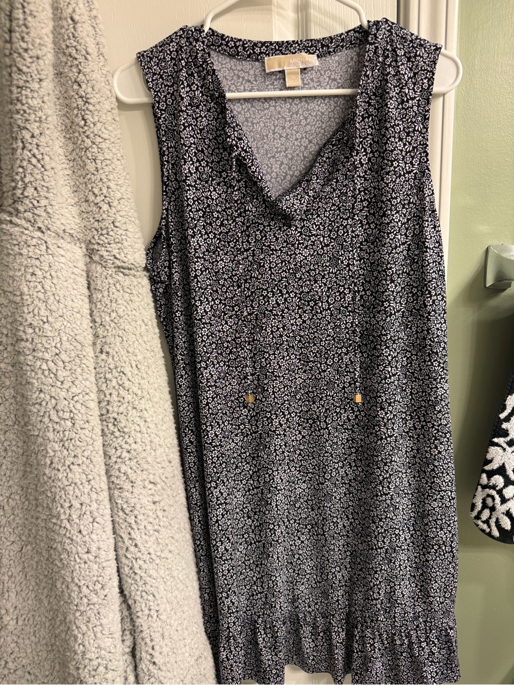 Michael Kors Black & White Sleeveless Floral Shift Dress